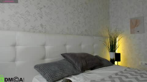 GMT7TueWedThSu 0300am-0900am. Sa 1000am-0400pm online show from 09.11.25