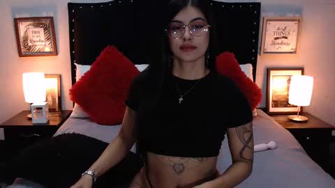 Snapshot of nicole_duran3095 chatting on 12.15.24 Nick online show from 12.15.24