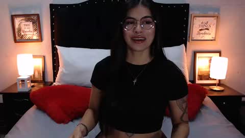 Snapshot of nicole_duran3095 chatting on 12.16.24 Nick online show from 12.16.24