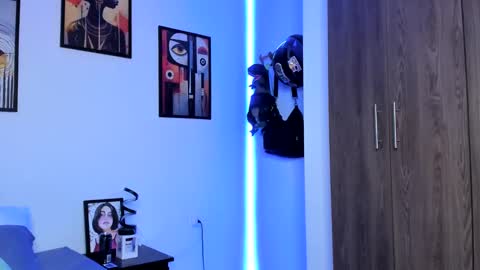 Snapshot of nicole_duran3095 chatting on 01.16.25 Nick online show from 01.16.25