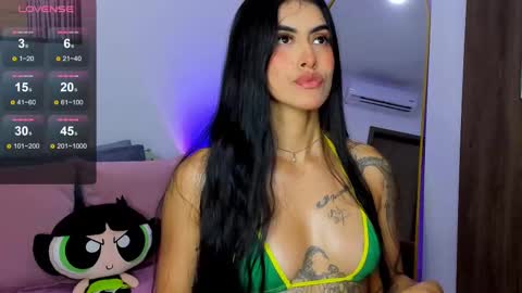 Snapshot of nicole_duran3095 chatting on 09.11.25 Nick online show from 09.11.25