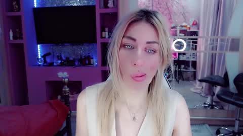 Nicole online show from 12.15.25