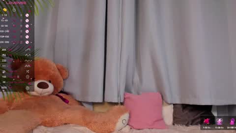 Nicole Grifin online show from 01.13.25