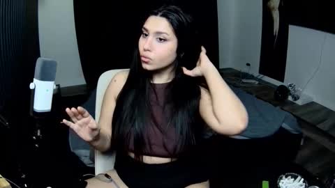 Snapshot of nicole_pretty_ chatting on 03.03.26 Nicole online show from 03.03.26