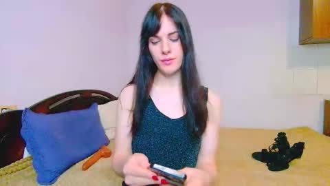 Nicole online show from 09.23.25