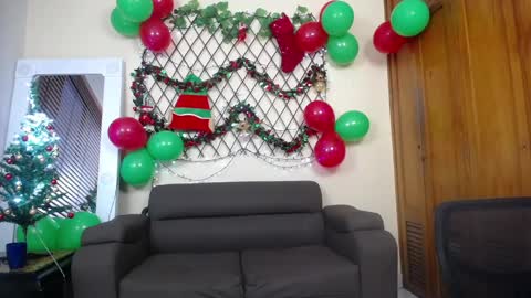 Nicole Santana online show from 12.26.24