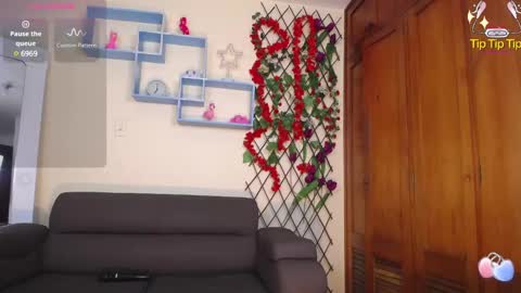 Nicole Santana online show from 03.11.25