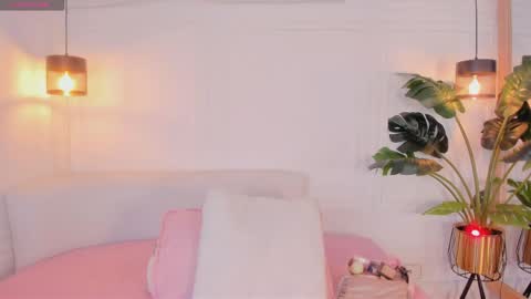 N A T A L I A online show from 04.17.26