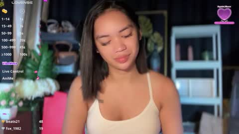 Snapshot of nicolecellini chatting on 03.24.26 NICOLE online show from 03.24.26