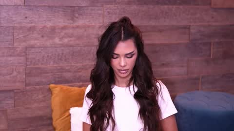 Snapshot of nicoledevin chatting on 10.10.25 Nicole online show from 10.10.25