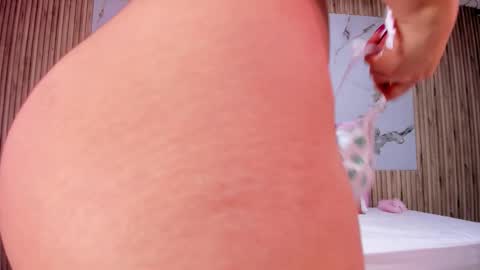 nicolee19_ online show from 03.20.26