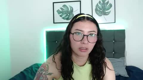 nicolee_8 online show from 09.24.25