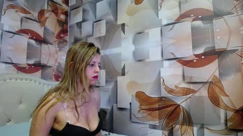 nicolee millerr online show from 01.15.25