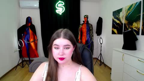 Snapshot of nicolefoxery chatting on 12.05.24 nicolefoxery online show from 12.05.24