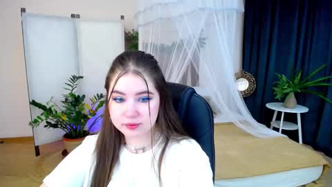 Snapshot of nicolefoxery chatting on 12.07.24 nicolefoxery online show from 12.07.24