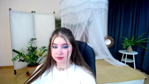Snapshot of nicolefoxery chatting on 12.07.24 nicolefoxery online show from 12.07.24