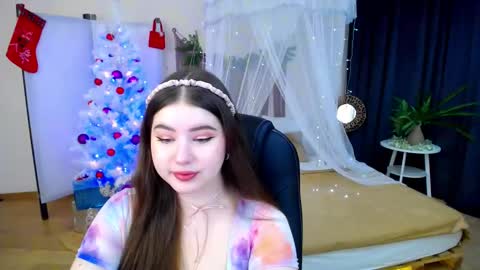 Snapshot of nicolefoxery chatting on 12.09.24 nicolefoxery online show from 12.09.24