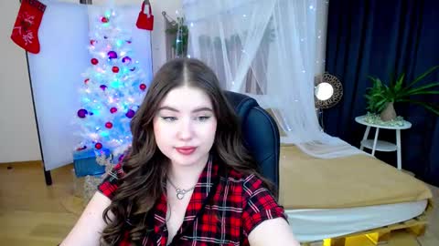 Snapshot of nicolefoxery chatting on 12.11.24 nicolefoxery online show from 12.11.24