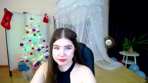 Snapshot of nicolefoxery chatting on 12.21.24 nicolefoxery online show from 12.21.24