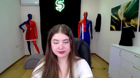 Snapshot of nicolefoxery chatting on 01.18.25 nicolefoxery online show from 01.18.25