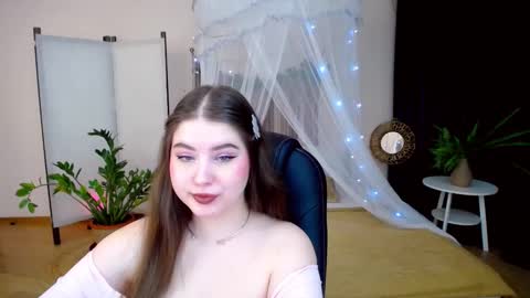 Snapshot of nicolefoxery chatting on 01.19.25 nicolefoxery online show from 01.19.25