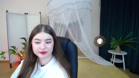 Snapshot of nicolefoxery chatting on 01.21.25 nicolefoxery online show from 01.21.25