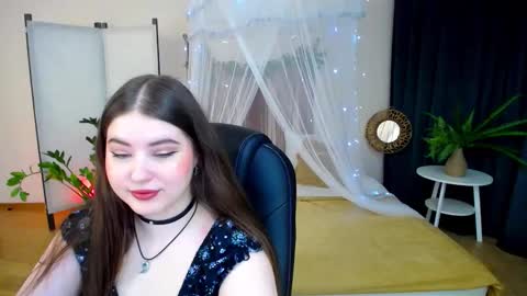 Snapshot of nicolefoxery chatting on 02.06.25 nicolefoxery online show from 02.06.25
