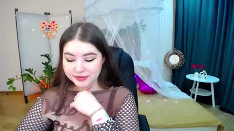 Snapshot of nicolefoxery chatting on 02.18.25 nicolefoxery online show from 02.18.25