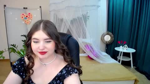 Snapshot of nicolefoxery chatting on 02.21.25 nicolefoxery online show from 02.21.25