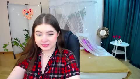 Snapshot of nicolefoxery chatting on 02.22.25 nicolefoxery online show from 02.22.25