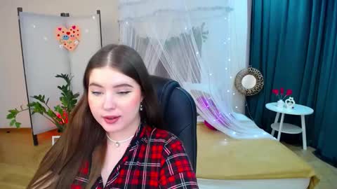 Snapshot of nicolefoxery chatting on 02.22.25 nicolefoxery online show from 02.22.25