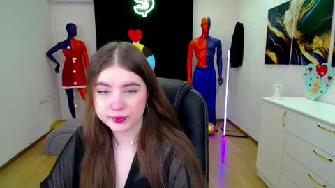 Snapshot of nicolefoxery chatting on 02.23.25 nicolefoxery online show from 02.23.25
