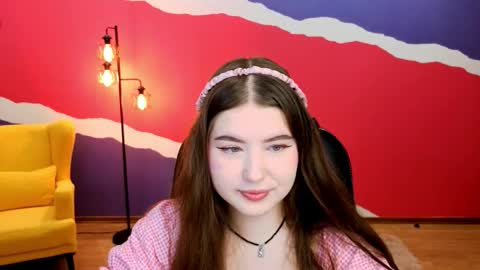 Snapshot of nicolefoxery chatting on 09.14.25 nicolefoxery online show from 09.14.25