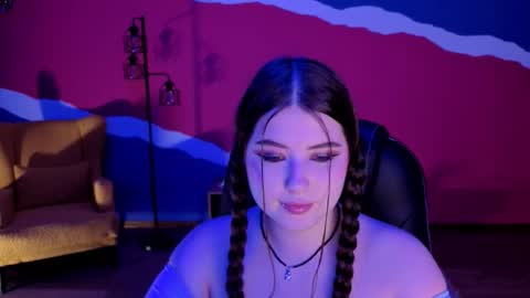Snapshot of nicolefoxery chatting on 09.20.25 nicolefoxery online show from 09.20.25