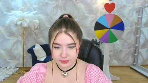 Snapshot of nicolefoxery chatting on 10.05.25 nicolefoxery online show from 10.05.25