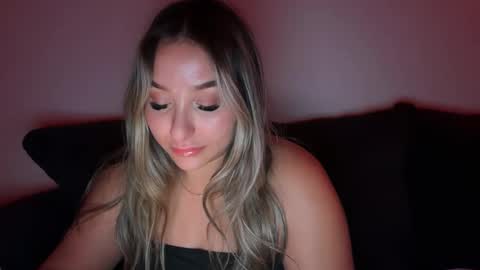 Snapshot of nicolelovesyou444 chatting on 10.22.25 nicolelovesyou444 online show from 10.22.25