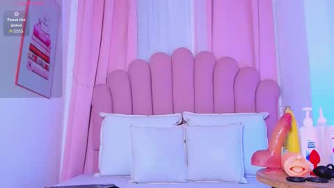 nicolemadrird online show from 02.26.26