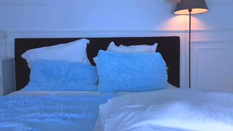 Nicole online show from 02.21.25