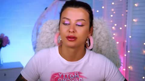 Snapshot of nicolemoonn chatting on 11.07.25 online November 28 from 16 to 20 November 29 from 12 to 20 December 3 and 5 from 12 to 20 December 7 and 8 from 04 to 08 GMT online show from 11.07.25