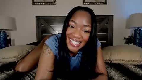Snapshot of nicolesolace chatting on 03.28.26 Nicole online show from 03.28.26