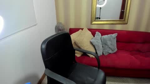 Nicolettcolin  online show from 01.05.26