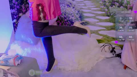 Snapshot of nicolette69w chatting on 02.11.25 Nicole online show from 02.11.25