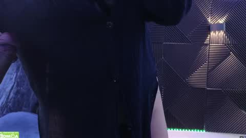 Snapshot of nicollbashel chatting on 03.10.25 Nicoll  Independent model online show from 03.10.25