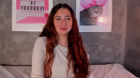 Snapshot of nicolle_evanss_ chatting on 10.09.25 nicolle_evanss_ online show from 10.09.25