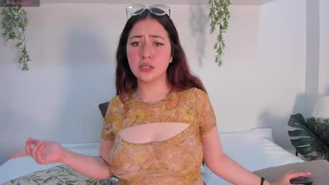 Snapshot of nicolle_evanss_ chatting on 05.28.26 nicolle_evanss_ online show from 05.28.26