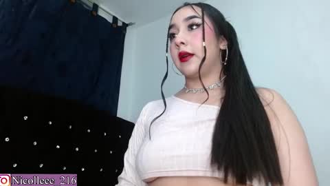 Snapshot of nicolle_sabinas chatting on 03.01.25 Nicolle online show from 03.01.25