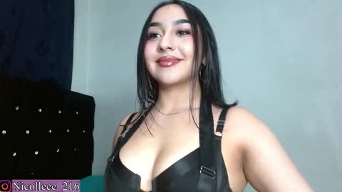 Snapshot of nicolle_sabinas chatting on 10.14.25 Nicolle online show from 10.14.25