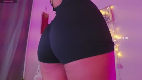 Snapshot of nicolle_swt chatting on 06.17.26 Nicolle online show from 06.17.26