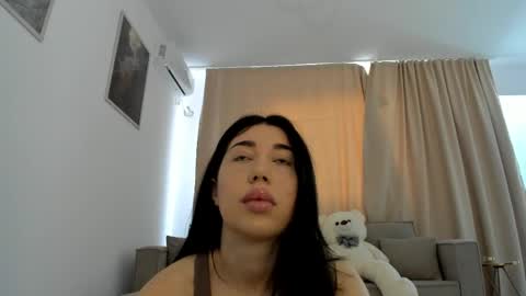 Nicolle online show from 04.08.26