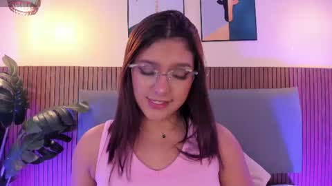 NICOLLE EVANS online show from 07.06.26